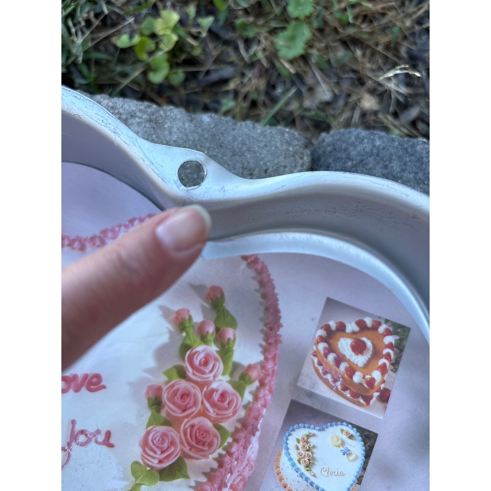 Wilton All-Occasion Heart Cake Pan 9 x 2 Aluminum Vintage 1991 2105-5176 - Picture 3 of 4